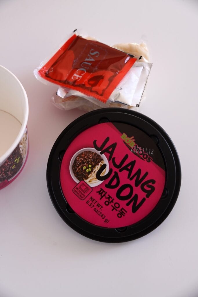 Bob Moos Jajang Udon noodle packets