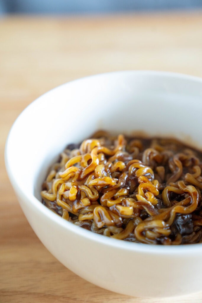 Cooked noodles in a bowl