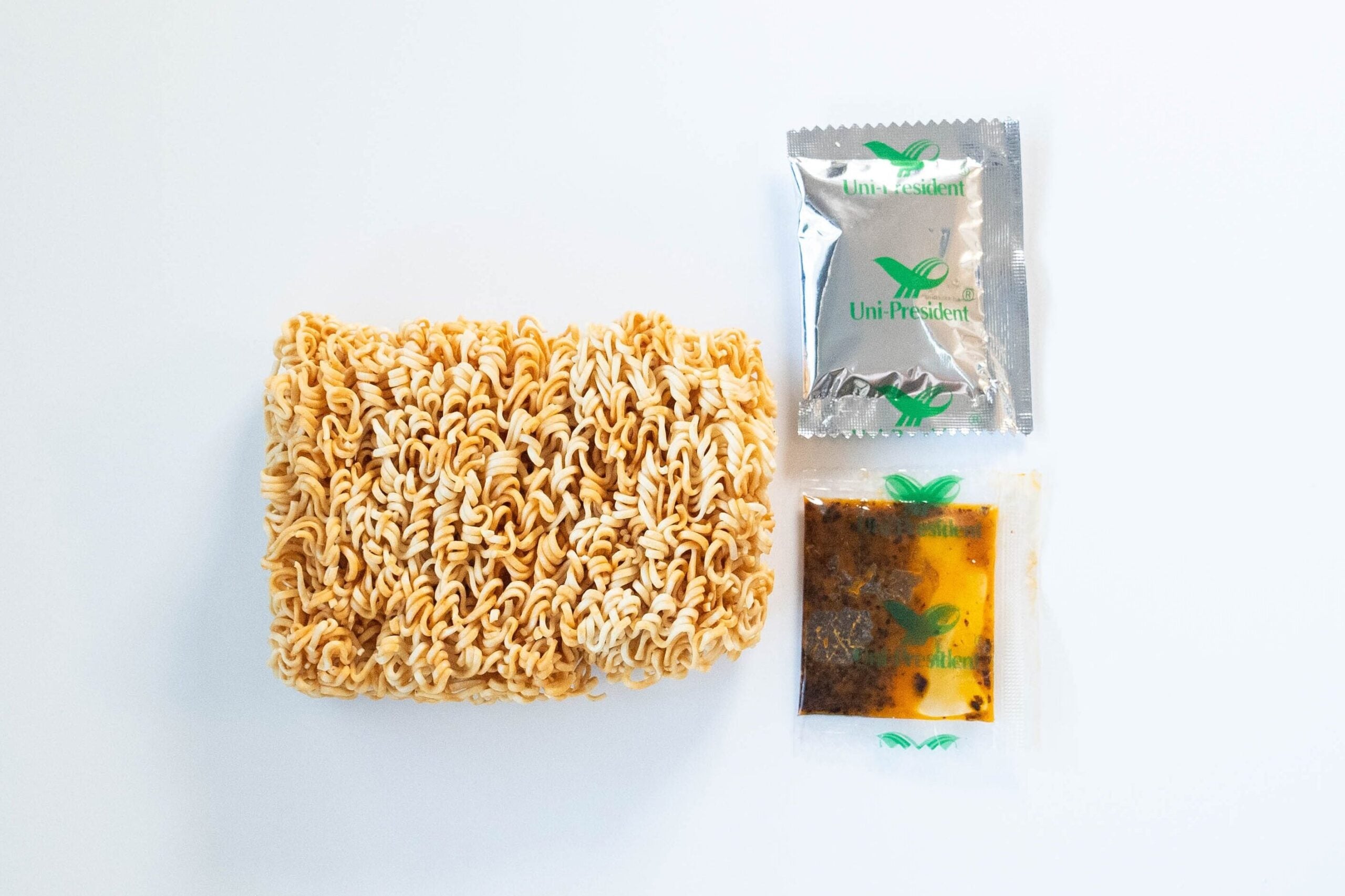 Square noodle brick, seasoning, and oil packet